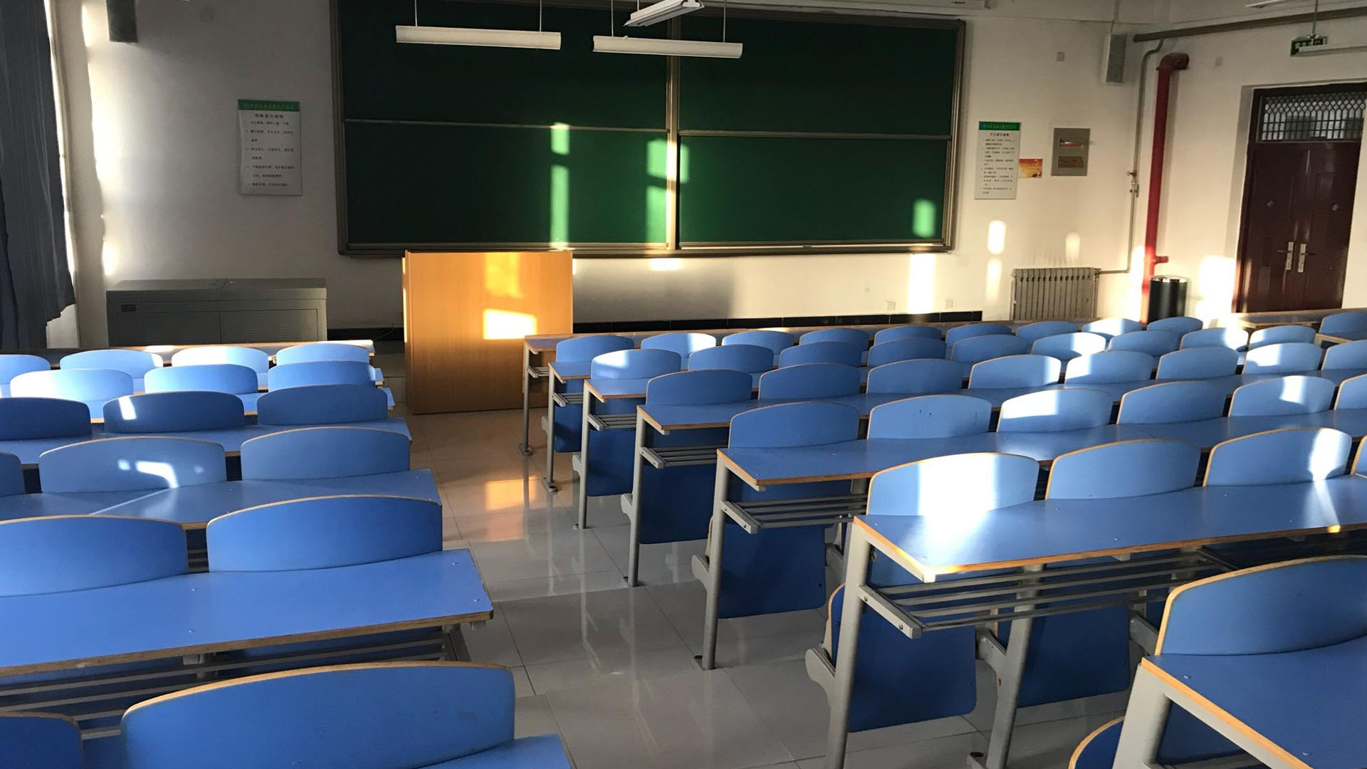 考場為什么使用內置天線手機信號屏蔽器