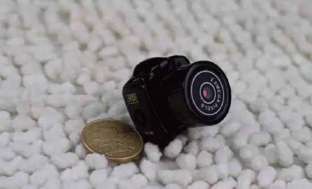 女生在外住酒店如何防偷拍