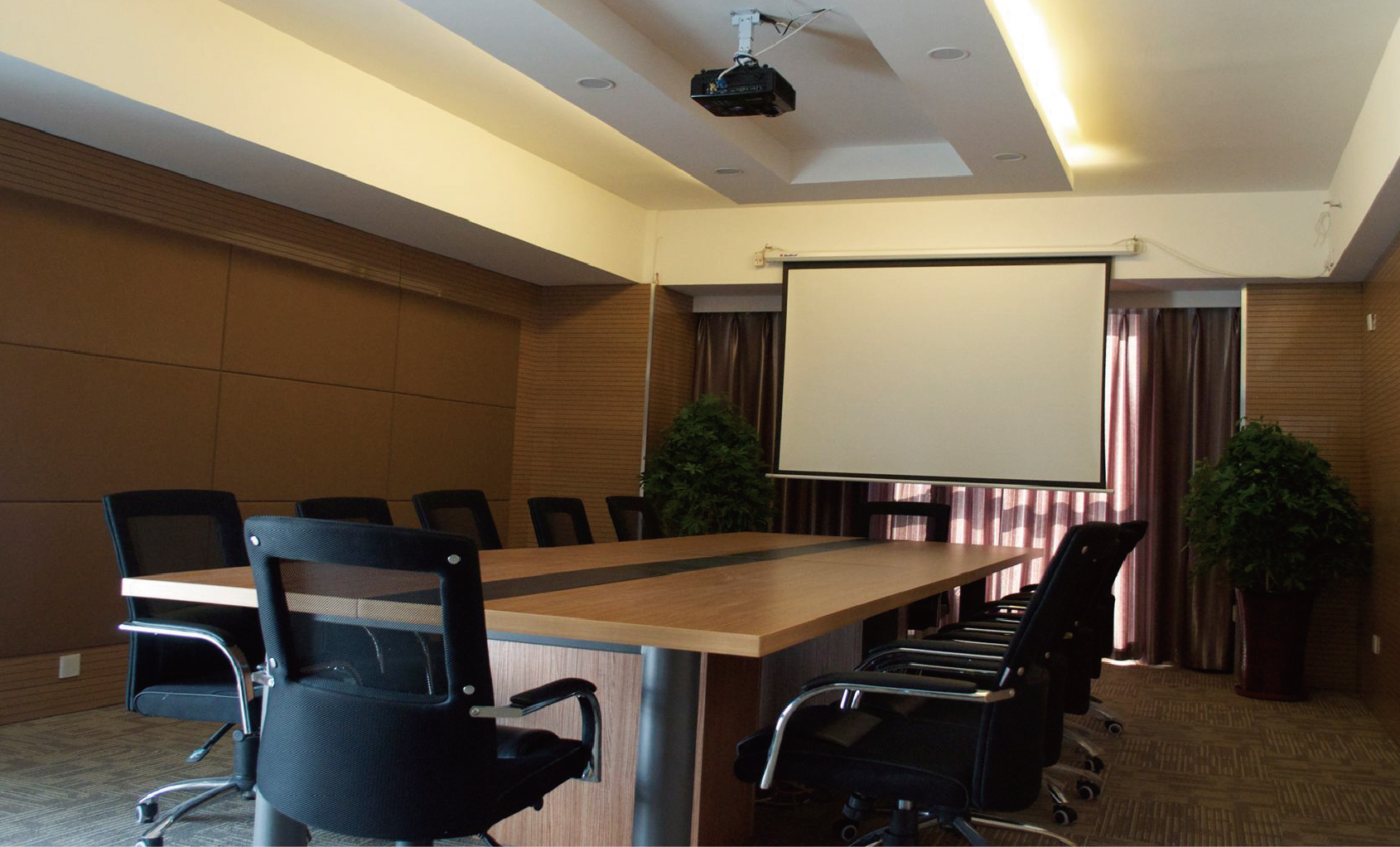 微型針孔攝像機(jī)如何找出