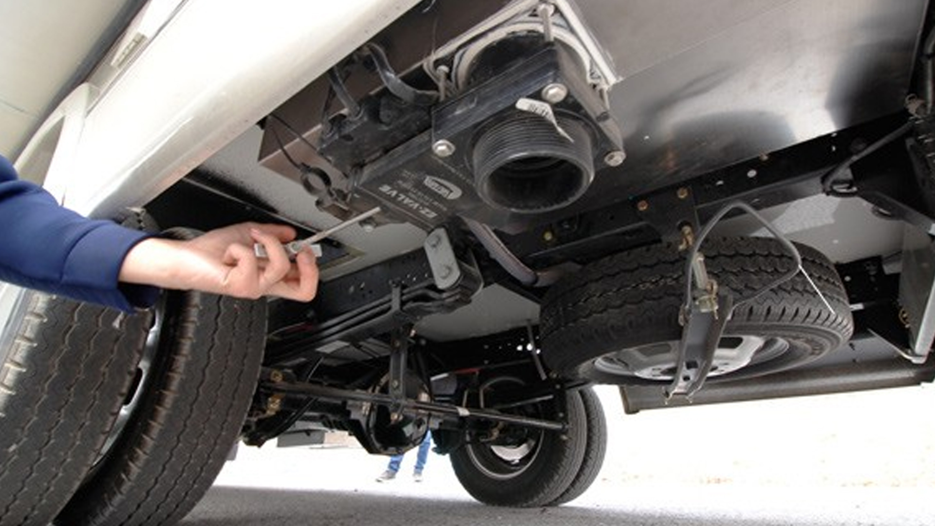 GPS跟蹤定位器易被安裝在私家車哪些地方？